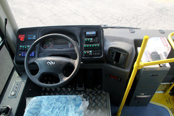 黄海客车DD6109EV1