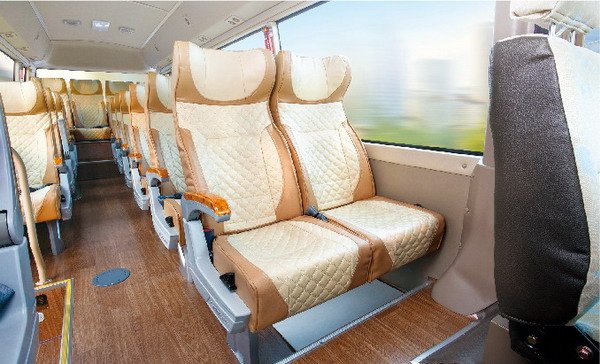 金龙客车XMQ6706龙悦纯电动客车