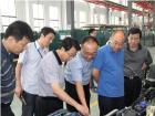 时任中航工业飞机唐军总经理、中航工业西飞宋水云书记考察爱维客商务客车试制生产线并指导。 时任中航工业飞机唐军总经理、中航工业西飞宋水云书记考察爱维客商务客车试制生产线并指导。