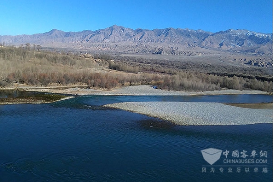 　“天下黄河贵德清”的美誉绝非浪得虚名