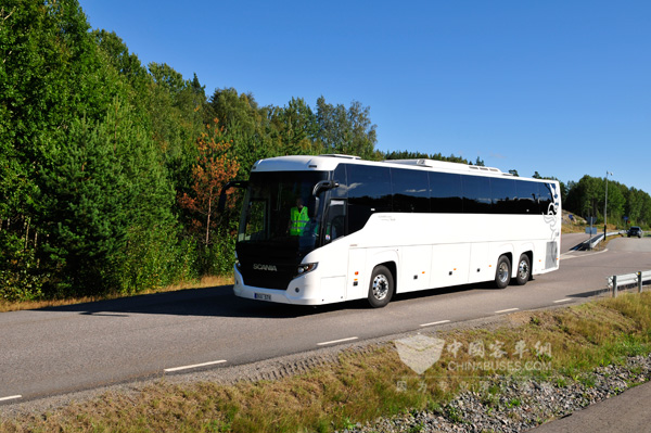 行驶在欧洲的斯堪尼亚·海格客车