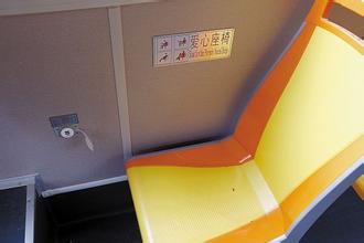 广州：公交也接USB 乘客随时可充电