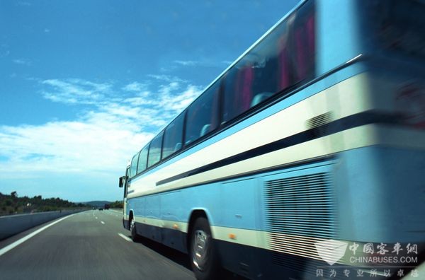 环保部:2015机动车排污4500万吨!