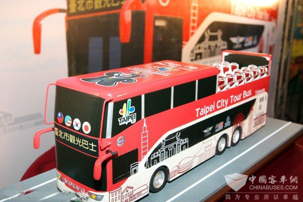 台湾台北市敞篷双层巴士 最快年底上路