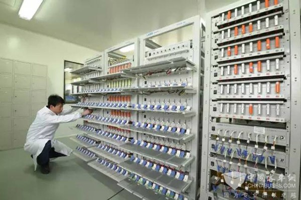 工信部：1-4月我国锂离子电池累计生产17.6亿自然只