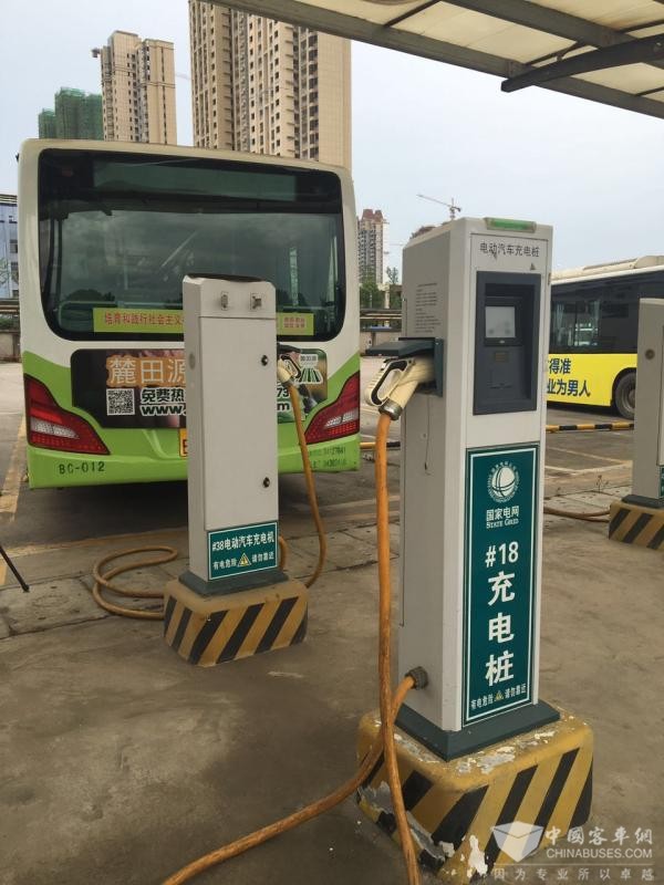 新能源公交的长株潭城市群样本：每车每年减少碳排放约40吨