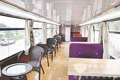 河北：石家庄退役双层公交车变身“休闲驿站” 