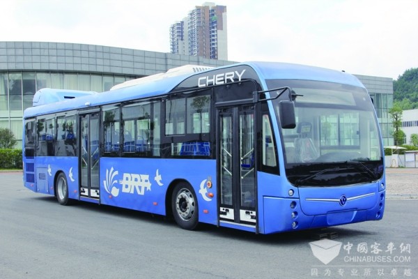 贵州：贵阳1.5环BRT专用公交车样车下线