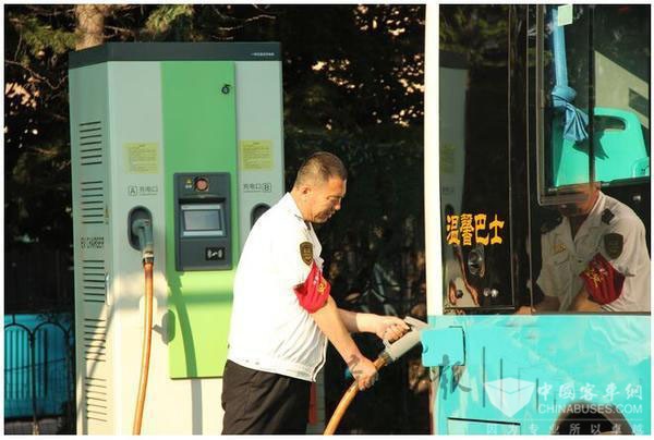 山东：青岛将新建65个充电桩 引进120辆新能源公交车