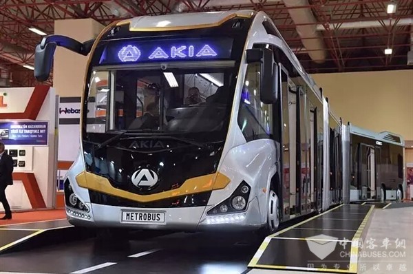 世界最长公交车在土耳其布尔萨市投入运行