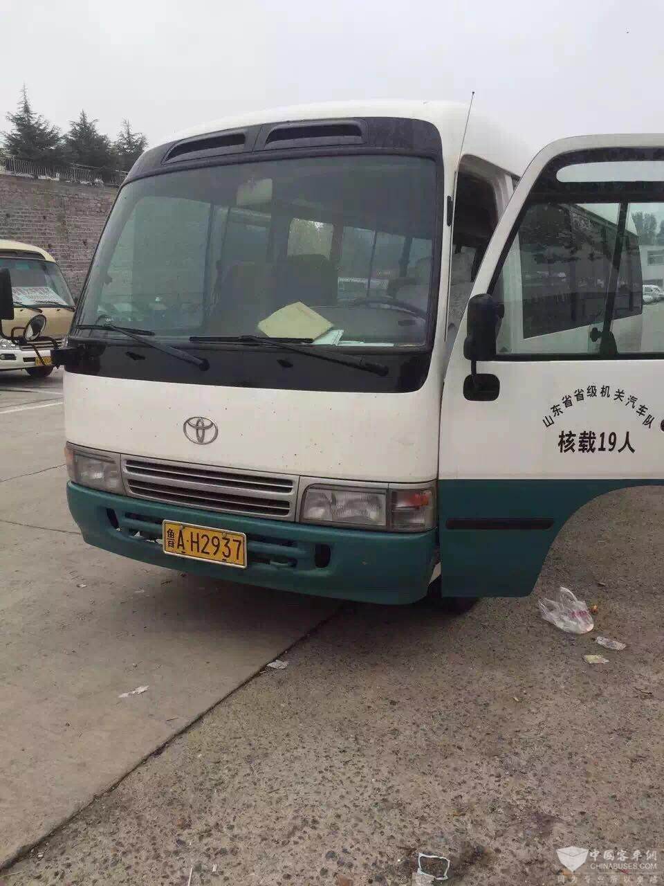 出售2002年19座丰田考斯特