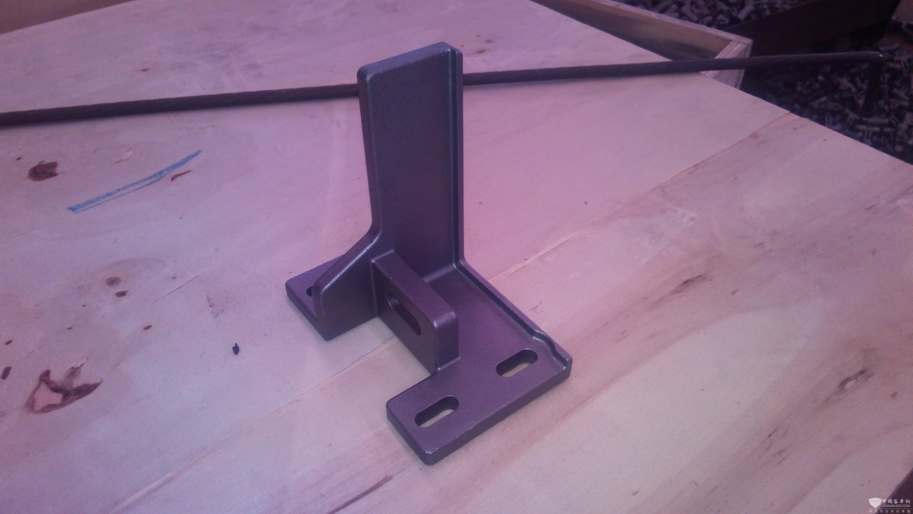 供应山东开泰精密铸造汽车门系统配件