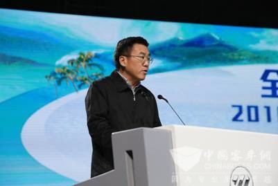 上海市交通委员会秘书长高奕奕致辞