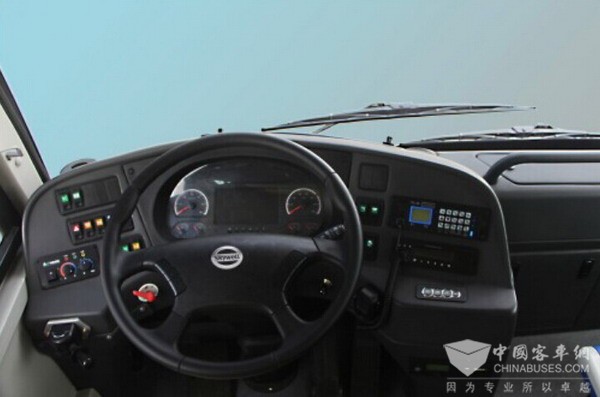 南京金龙NJL6680BEV纯电动客车