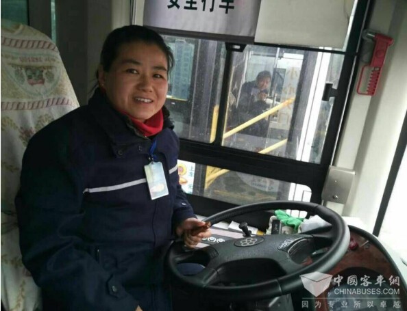邯郸公交46路车司机张荣菊