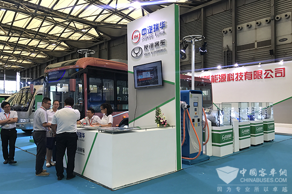 携新能源汽车全产业链产品 中汽瑞华实力亮相上海滩