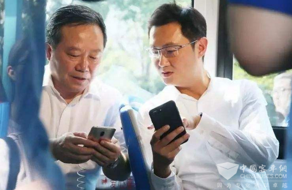 扫码乘公交来了，刷脸乘车还远吗？