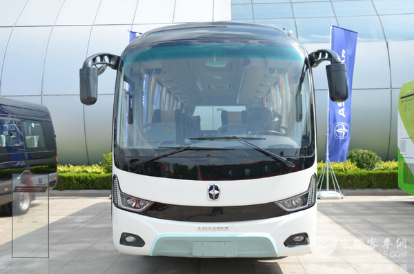 谭旭光治下的亚星客车，心无旁骛攻主业