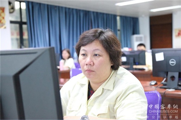 广州珍宝巴士唐少婉:化身线路“大脑” 让城市交通更顺畅 广州珍宝巴士唐少婉:化身线路“大脑” 让城市交通更顺畅