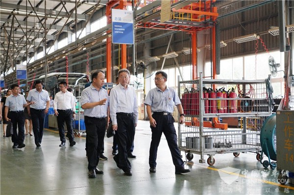 鼓励继续提升核心竞争力 福建省政协副主席薛卫民一行调研厦门金旅 