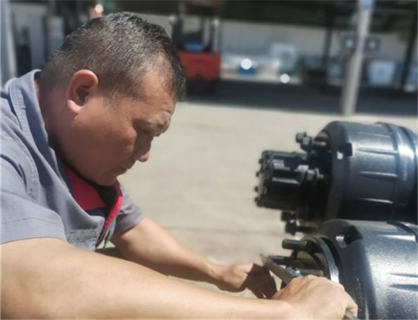 中车电动“火”眼金睛守质量