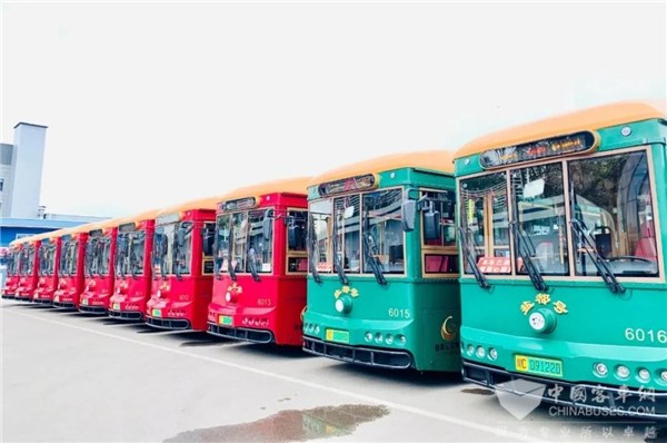 城市文化新载体 银隆新能源仿古铛铛车驶入“千年盐都”