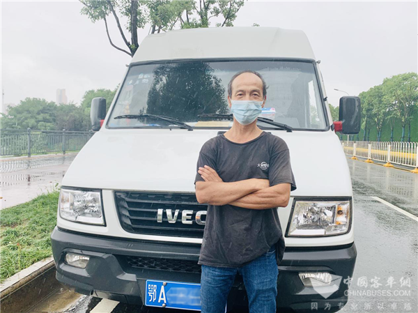 既会省钱 又能赚钱 听陈师傅聊聊他的“依维柯情节”