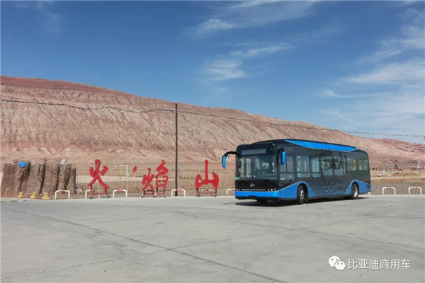 并非每辆车都有勇气登“火焰山”！比亚迪全新电动商用车征战吐鲁番