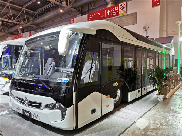 车型品评|又是实力派 银隆14米摆渡车为建设绿色机场添砖加瓦