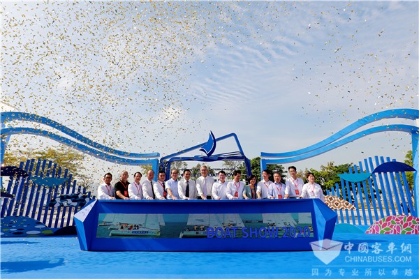 面朝大海 扬帆起航! 金龙专用车引领移动商旅风尚