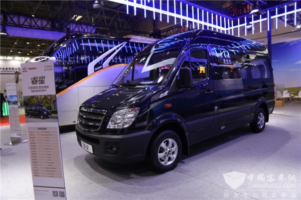 车型品评|小团体旅游好帮手 苏州金龙9座睿星为定制客运而生