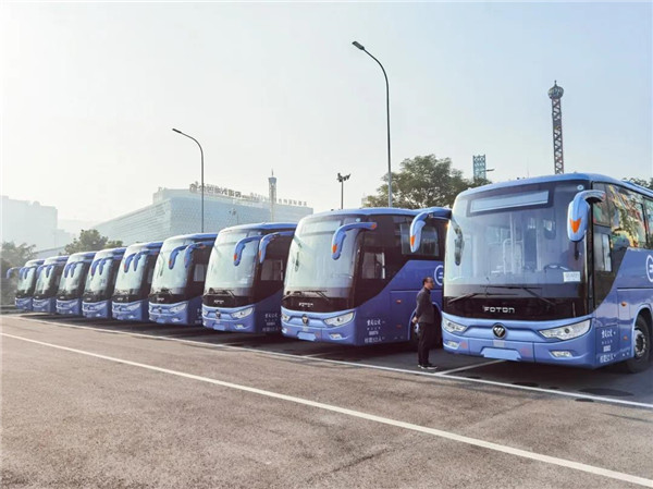 一抹蓝色涂装营造绿色重庆 福田欧辉客车再进山城 