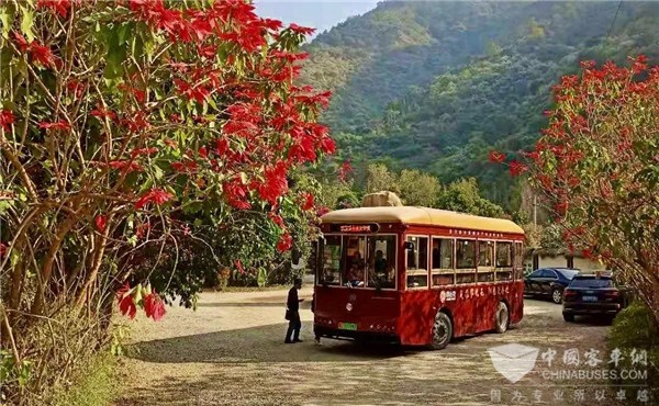 加速推进文旅融合发展 银隆仿古铛铛车驶入攀枝花