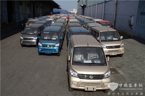 530辆汽车产品出口埃及 金龙国贸扬帆起航 530辆汽车产品出口埃及 金龙国贸扬帆起航