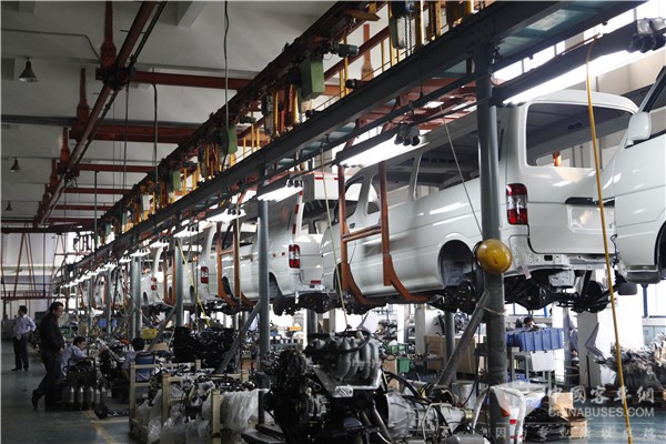 1220台轻客将启程赴埃及! 金旅客车红红火火迎牛年