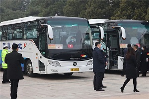 品质、服务双轮驱动，福田欧辉热烈庆祝全国两会圆满成功