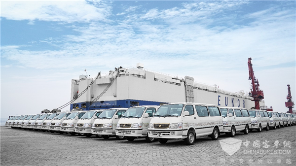 没有人能比我更懂海狮——金旅一代传奇车型的埃及奇幻之旅