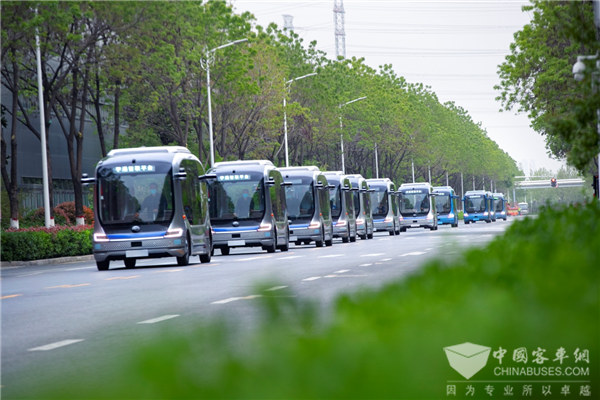 自动驾驶产业化“进阶”关键一步! 宇通“小宇”2.0批量下线