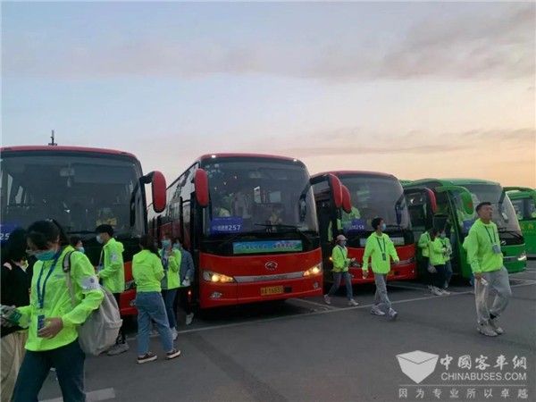 古都旅游交通“新名片” 金龙客车助跑西安马拉松