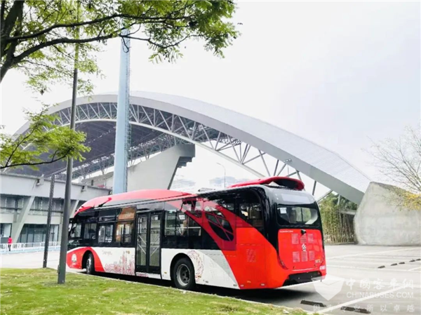 成都大运会田径选拔赛开启 银隆双车齐动为赛事助力