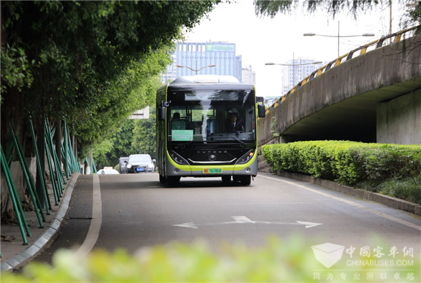 宇通特色主题网红公交内江开跑 释放新时代出行之美!