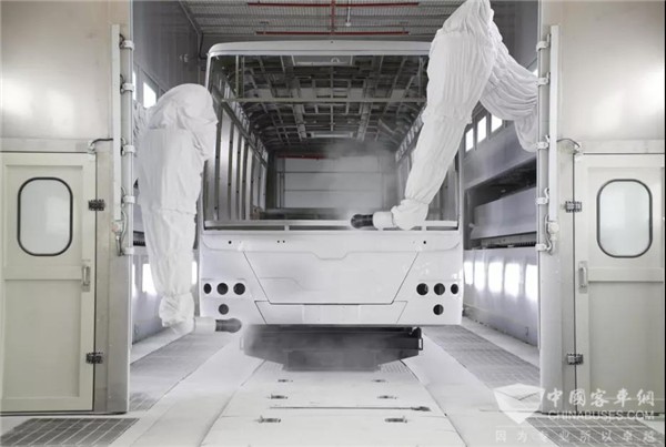 超级工厂②|中车电动“超级涂装”机器人梦幻登场！