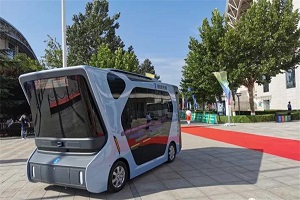 陕汽无人驾驶公交亮相十四运火炬传递