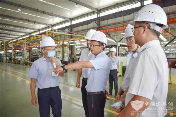 广西市政府、市发改委、五象新区管委会领导赴广西申龙考察调研