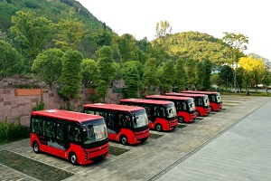 “红城”红色文化旅游升温 批量中通睿通V60公交上线遵义