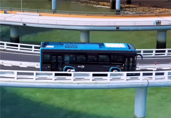 如果你也渴望在路上,快和金龙地铁巴士一起奔赴诗和远方 如果你也渴望在路上,快和金龙地铁巴士一起奔赴诗和远方