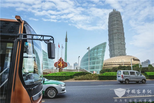 总有人，偏爱郑州的公交车