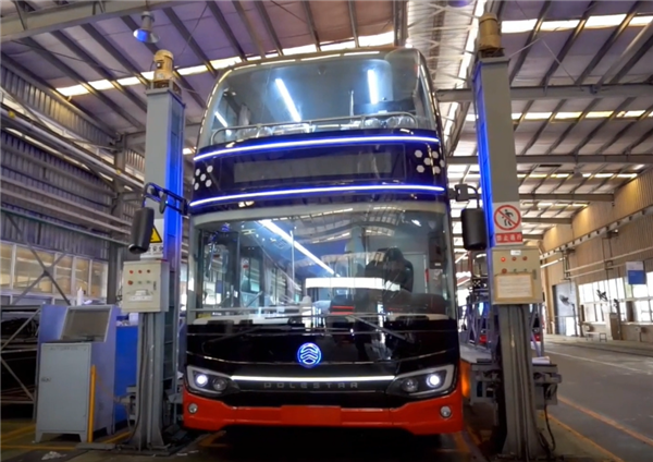 乘金旅双层观光巴士 感受触手可及的无锡之美 乘金旅双层观光巴士 感受触手可及的无锡之美