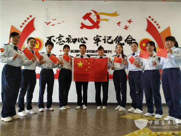 中车电动C08护航温州“巾帼女子专线”