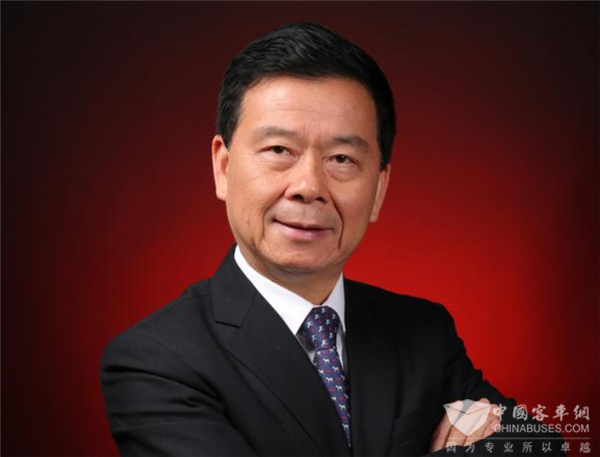 全国人大代表曾庆洪：推动汽车芯片产业链发展